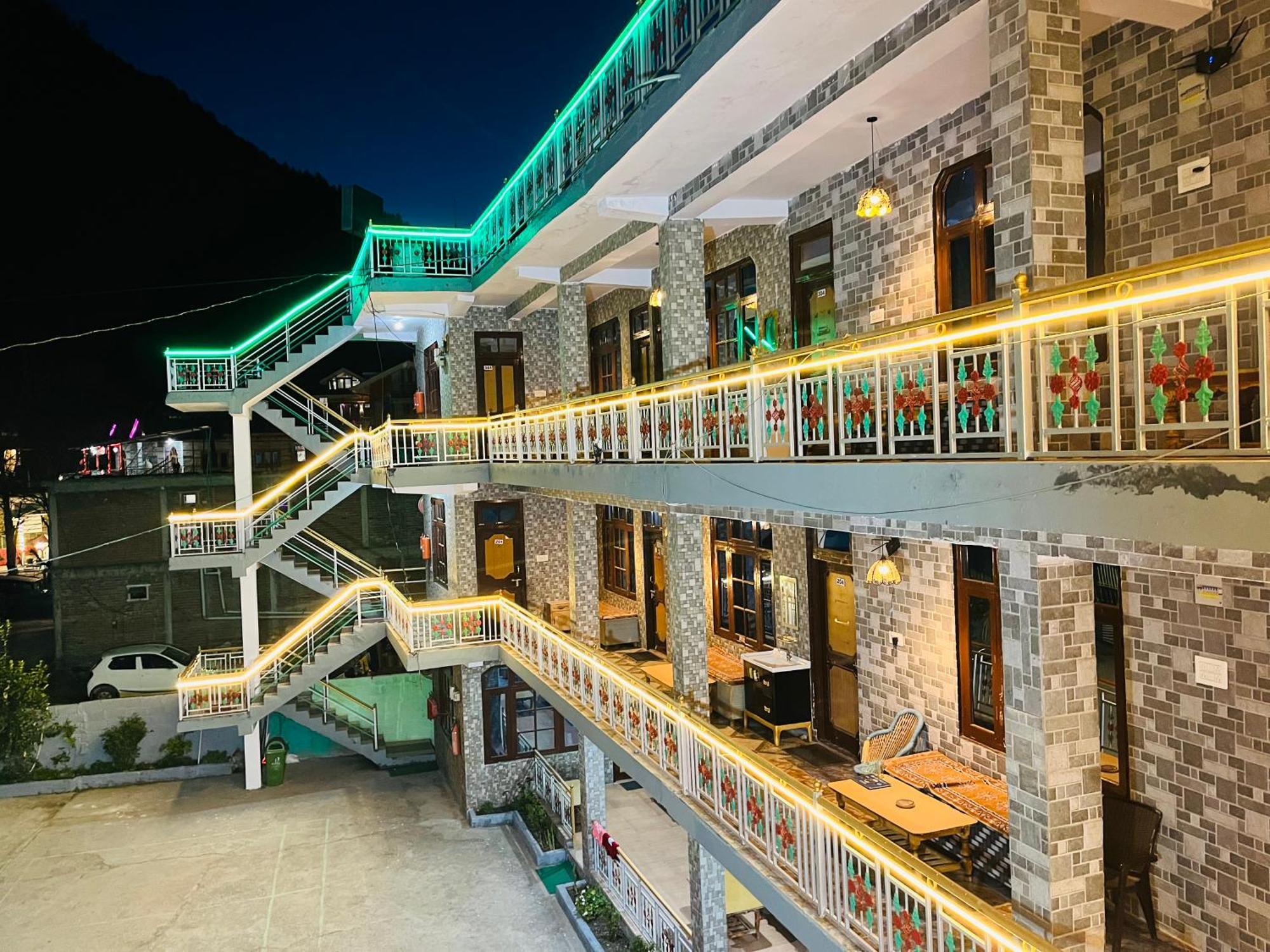 Hotel Dream Valley Kasol #Near Mall Road #River View #Parking #Gaming Zone #Open Terrace #Restaurant 外观 照片