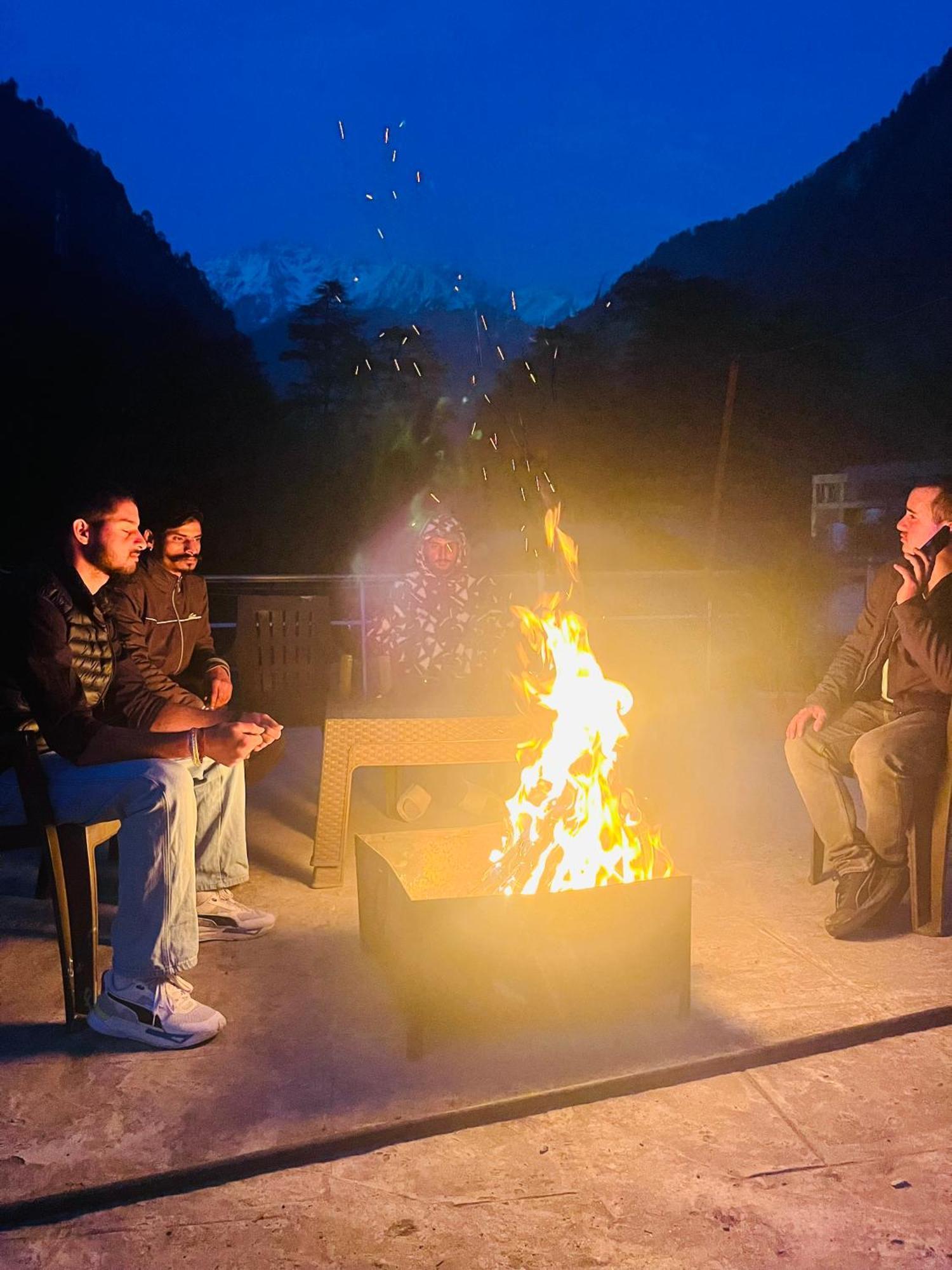 Hotel Dream Valley Kasol #Near Mall Road #River View #Parking #Gaming Zone #Open Terrace #Restaurant 外观 照片