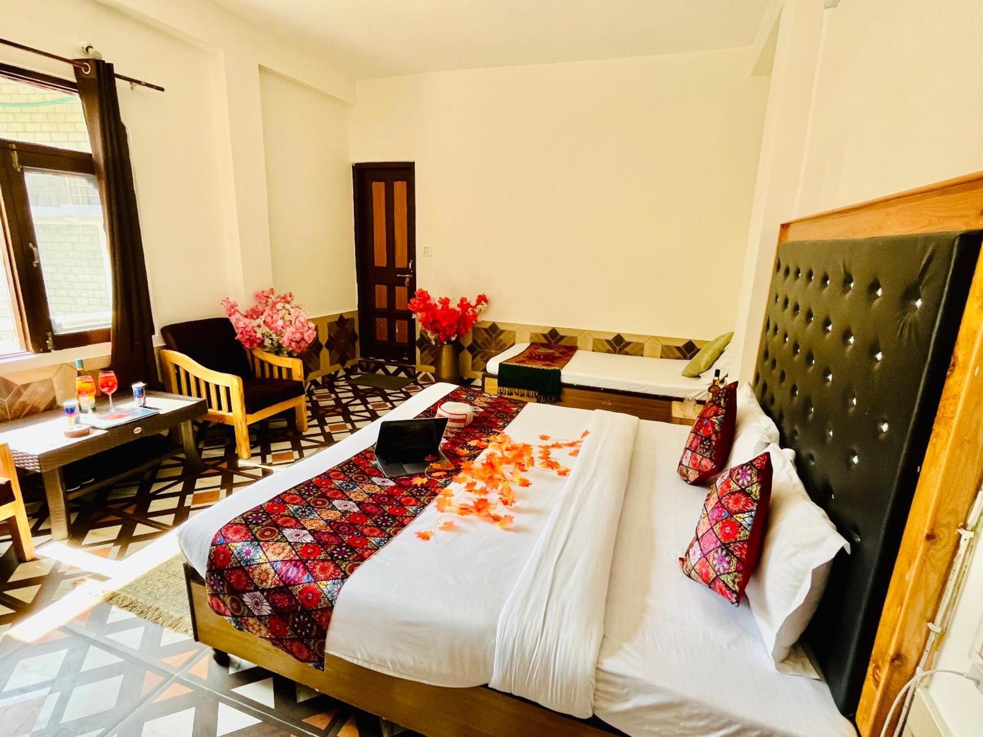 Hotel Dream Valley Kasol #Near Mall Road #River View #Parking #Gaming Zone #Open Terrace #Restaurant 外观 照片