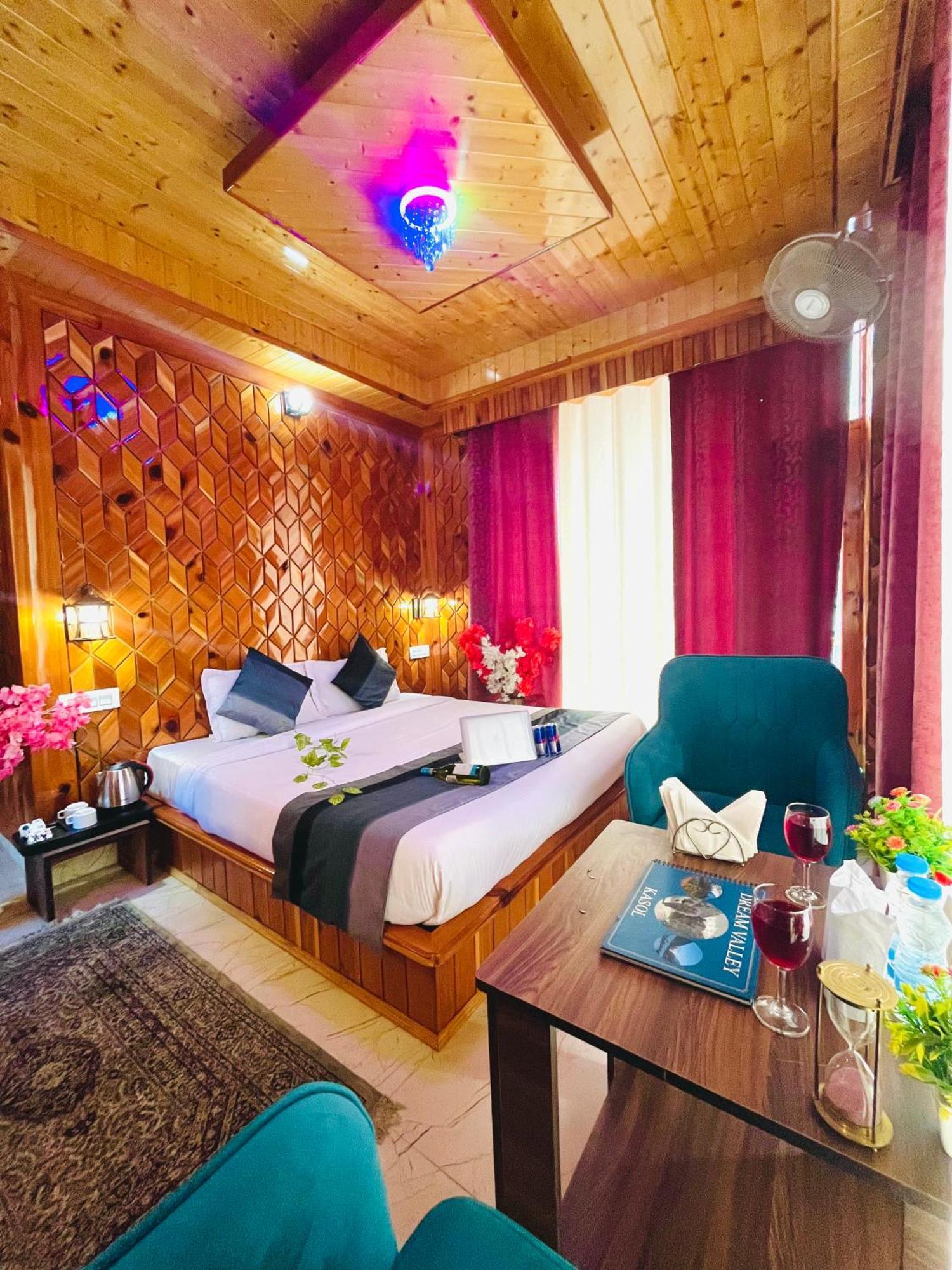Hotel Dream Valley Kasol #Near Mall Road #River View #Parking #Gaming Zone #Open Terrace #Restaurant 外观 照片